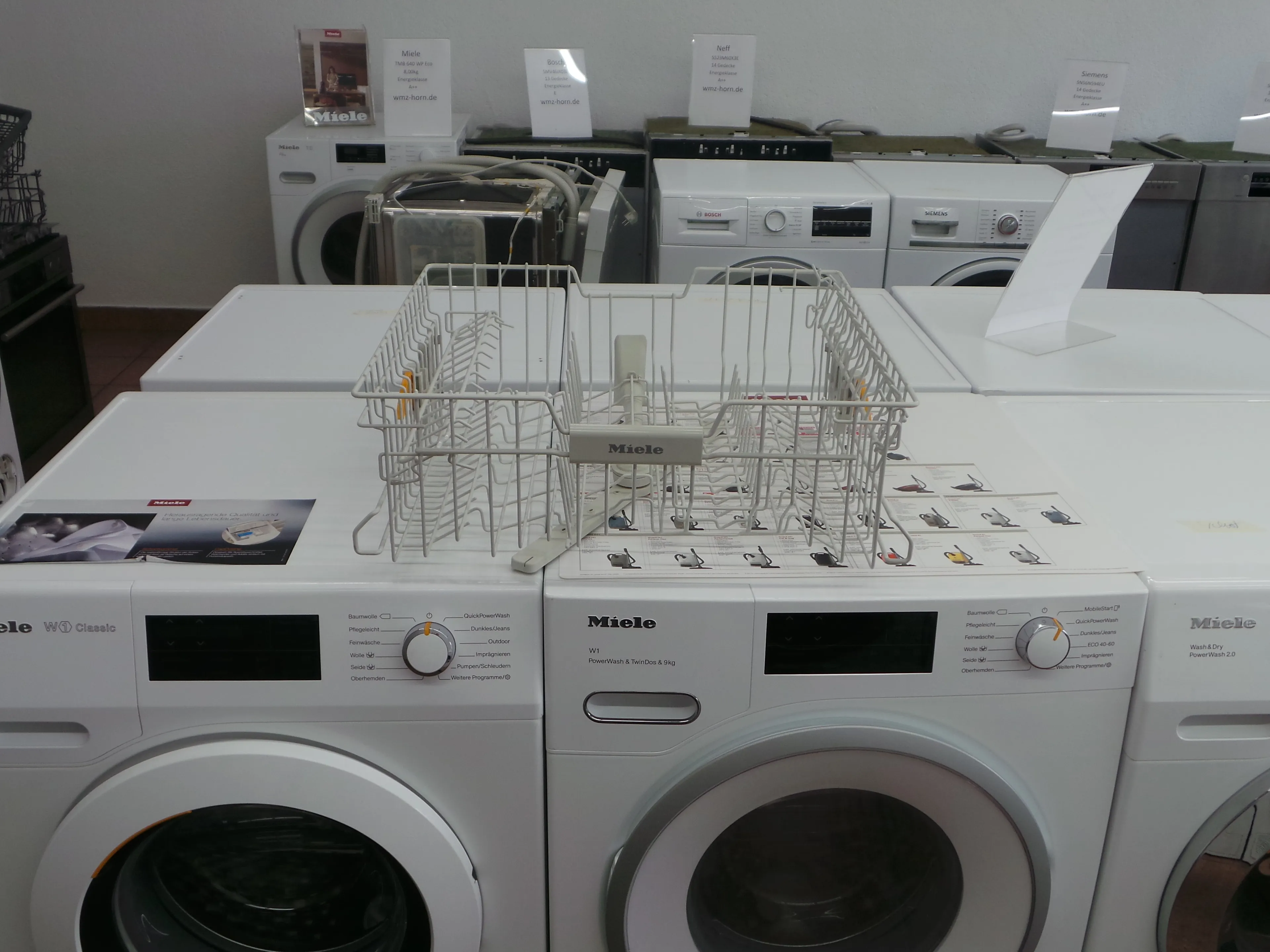 Miele Geschirrkorb unten