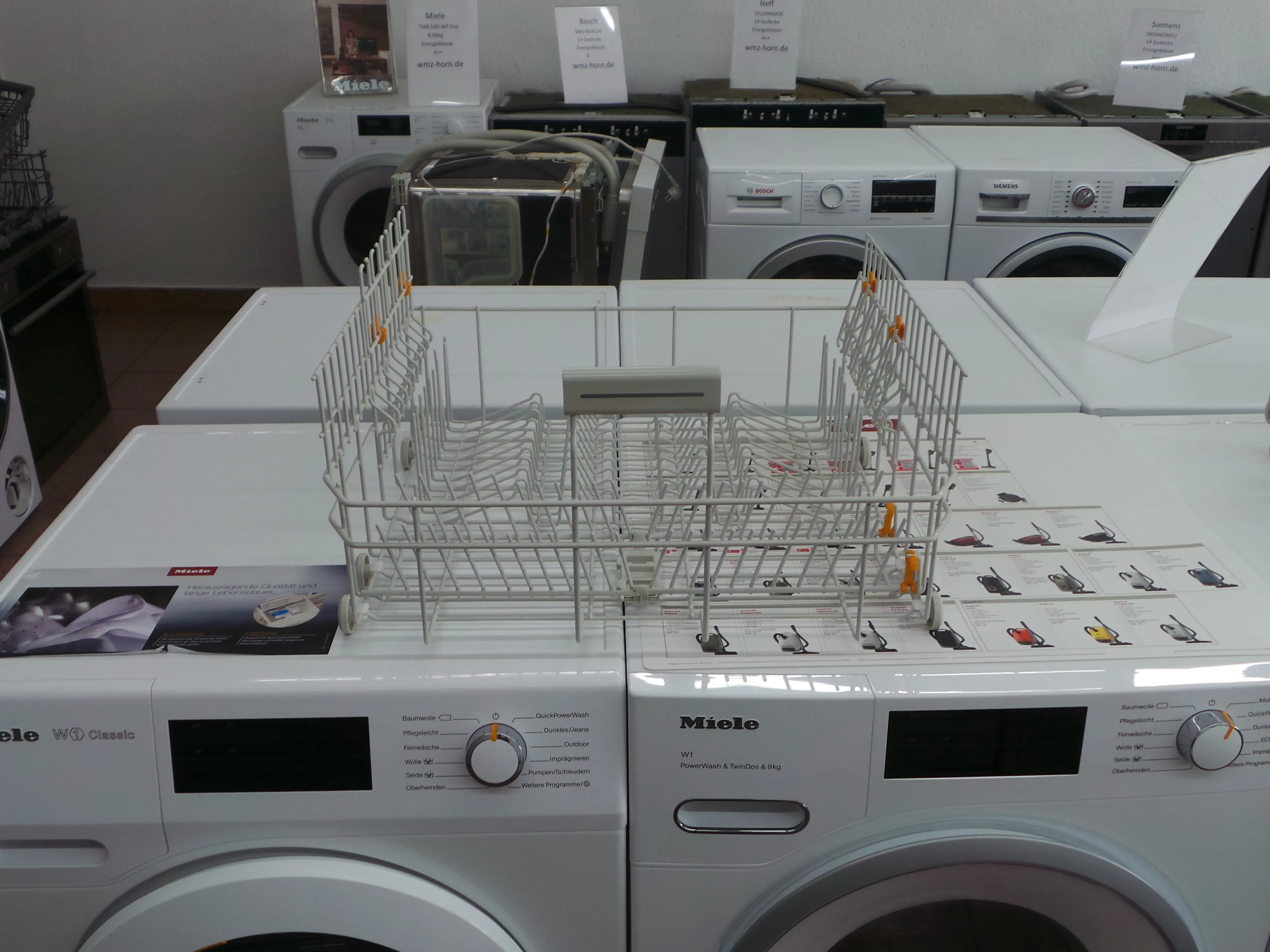 Miele Geschirrkorb unten